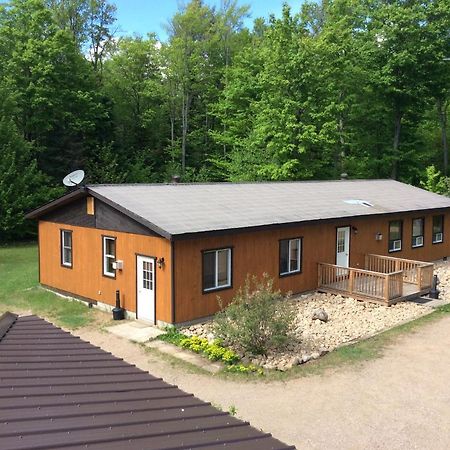 Madawaska Lodge-Cottage Extérieur photo