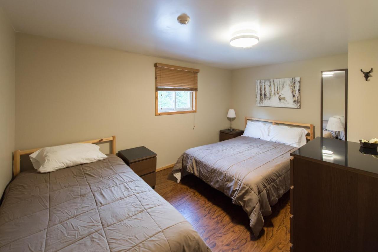 Madawaska Lodge-Cottage Extérieur photo