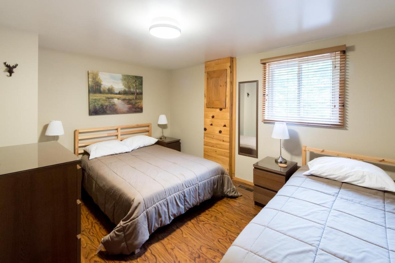 Madawaska Lodge-Cottage Extérieur photo