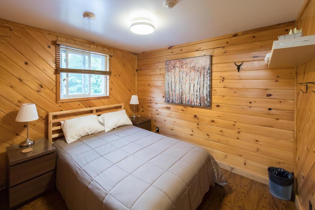 Madawaska Lodge-Cottage Extérieur photo