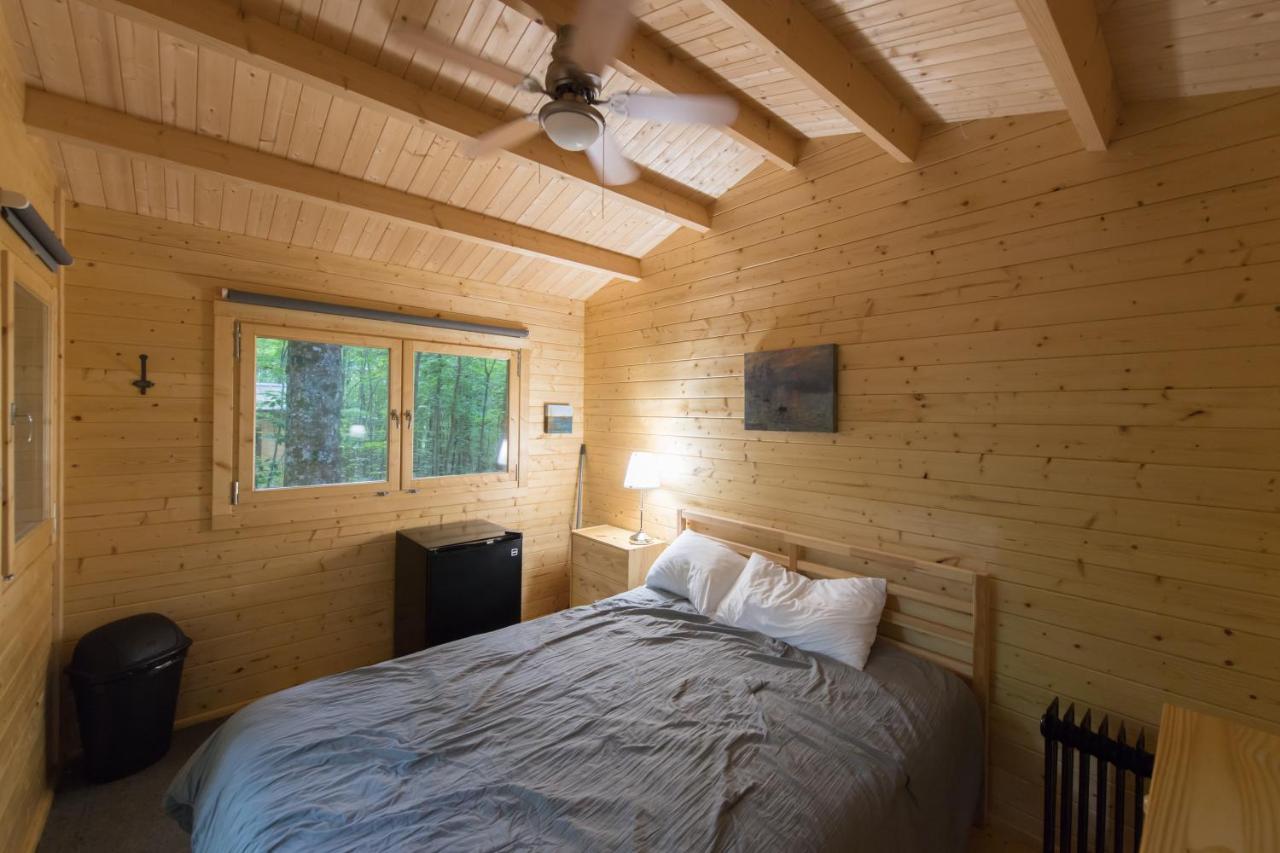 Madawaska Lodge-Cottage Extérieur photo