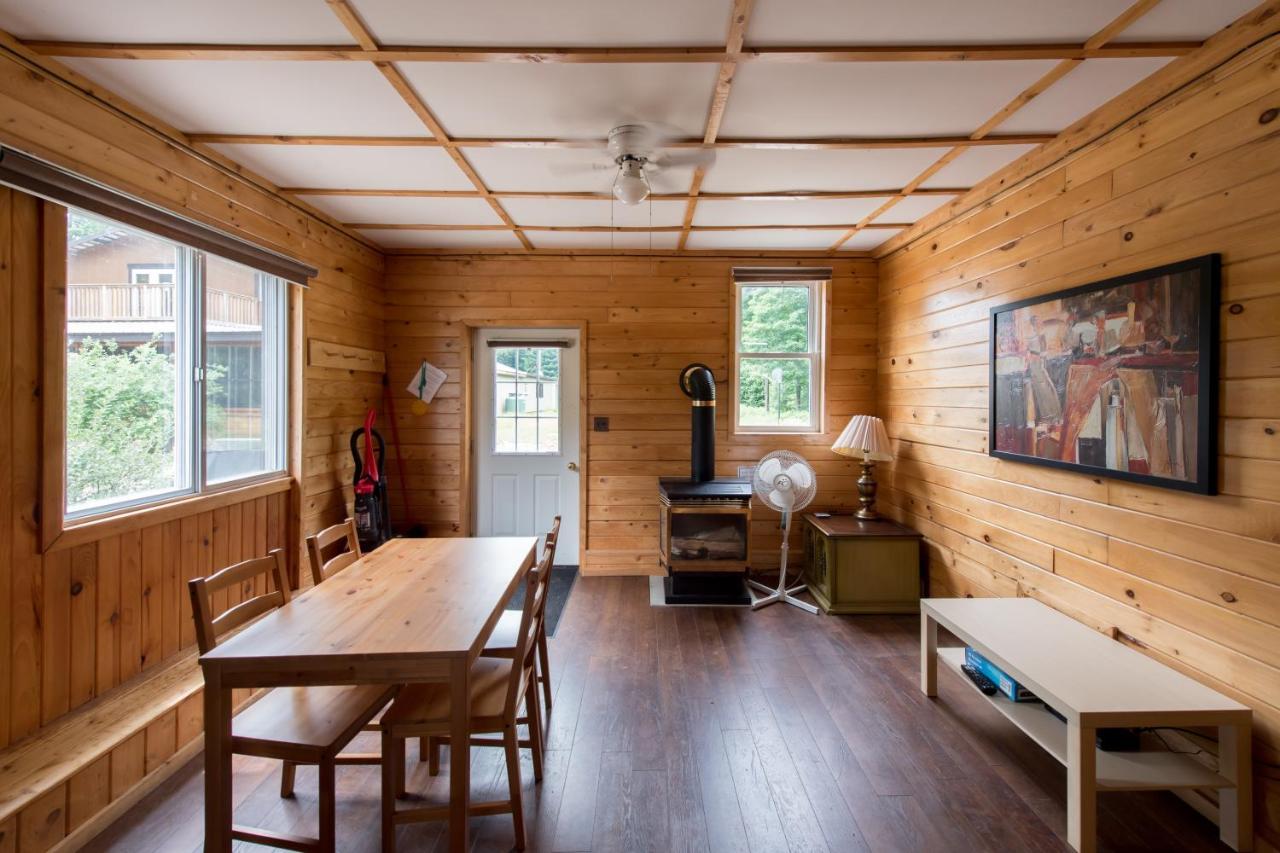 Madawaska Lodge-Cottage Extérieur photo
