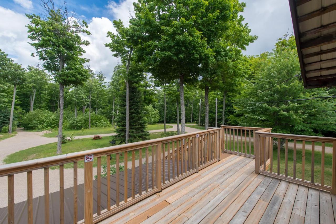 Madawaska Lodge-Cottage Extérieur photo