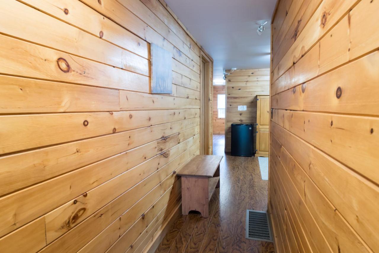 Madawaska Lodge-Cottage Extérieur photo