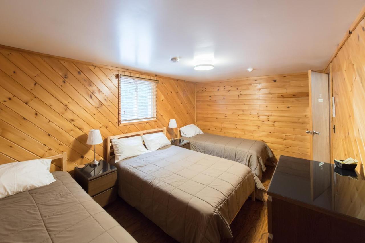 Madawaska Lodge-Cottage Extérieur photo