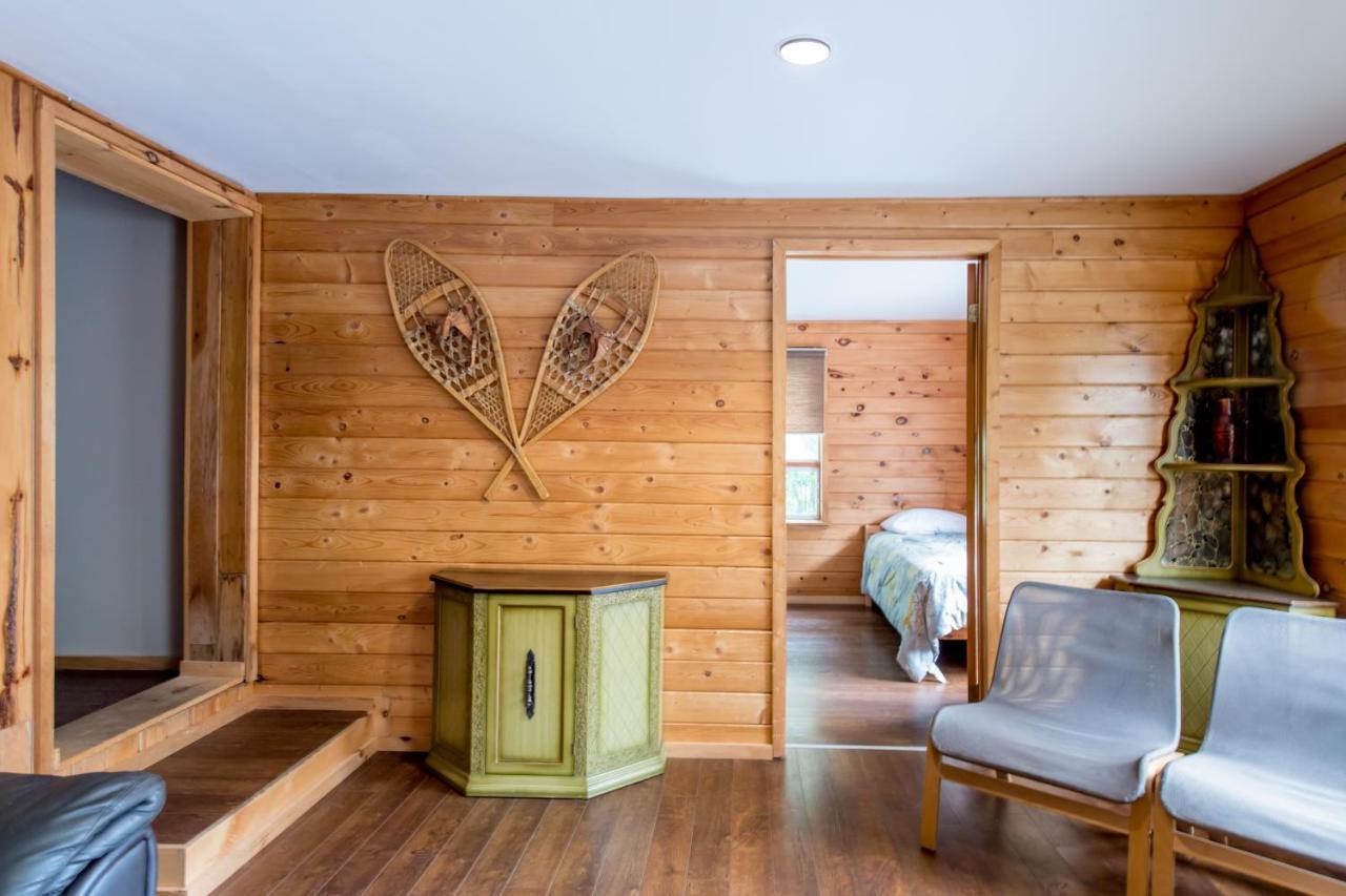 Madawaska Lodge-Cottage Extérieur photo