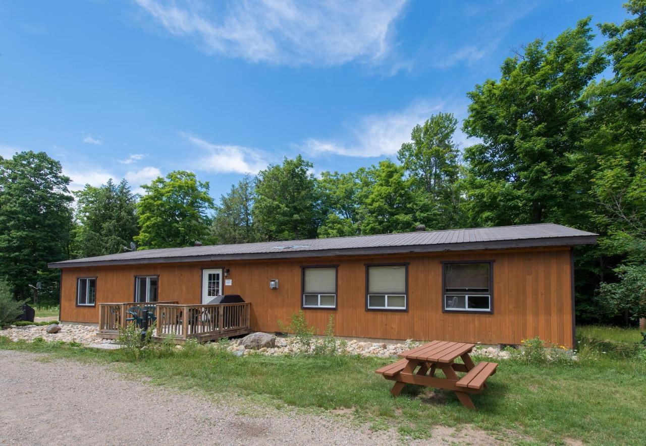 Madawaska Lodge-Cottage Extérieur photo