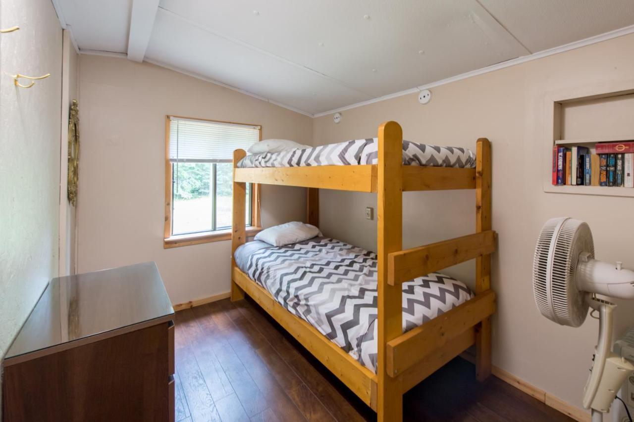 Madawaska Lodge-Cottage Extérieur photo