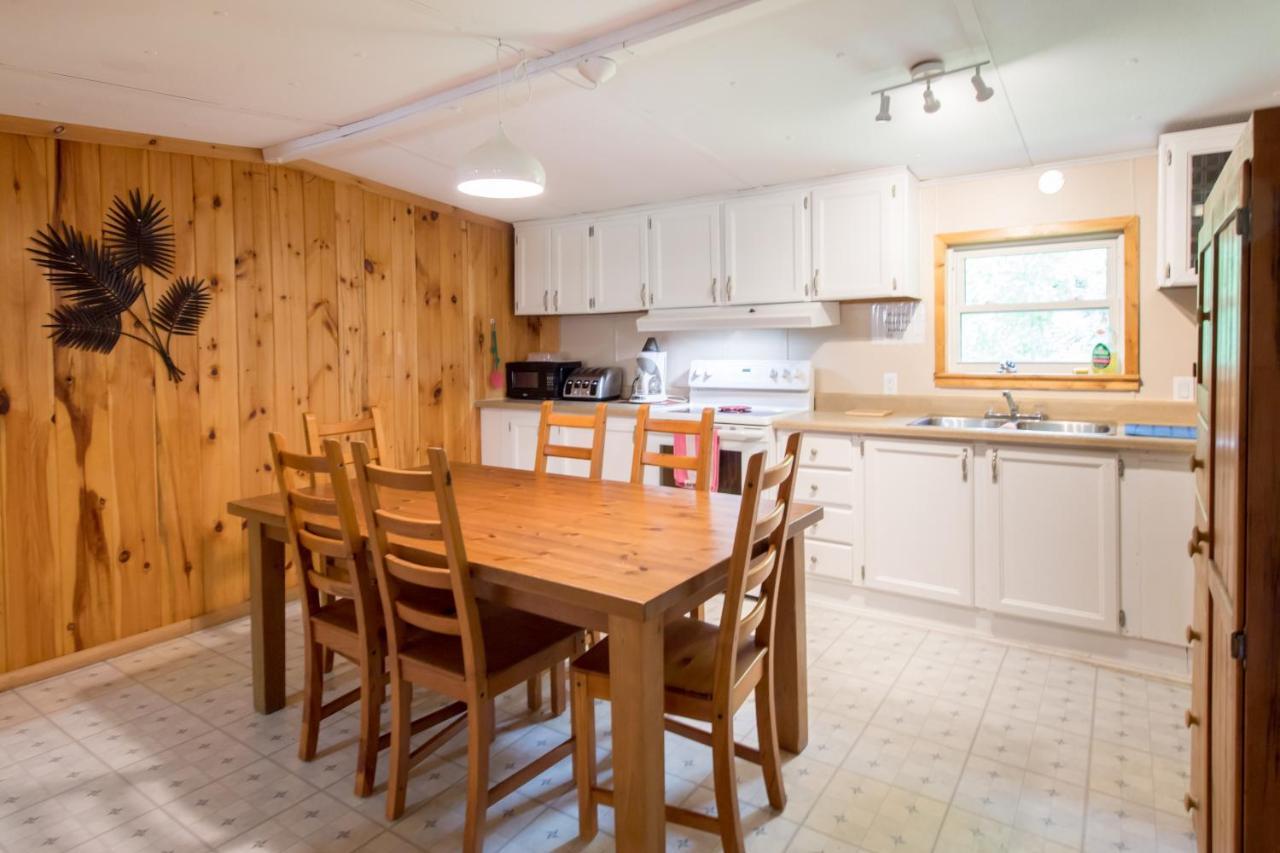 Madawaska Lodge-Cottage Extérieur photo