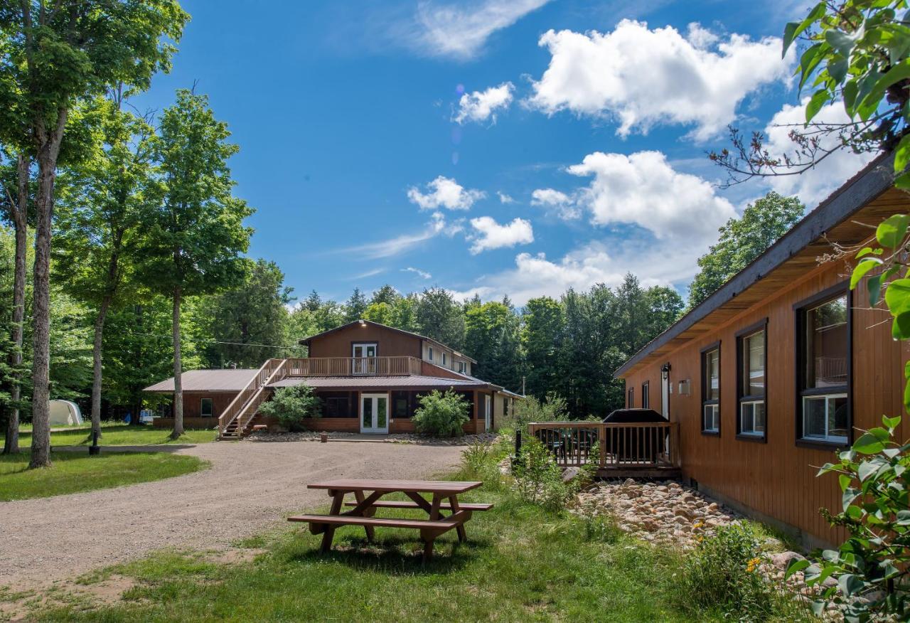 Madawaska Lodge-Cottage Extérieur photo