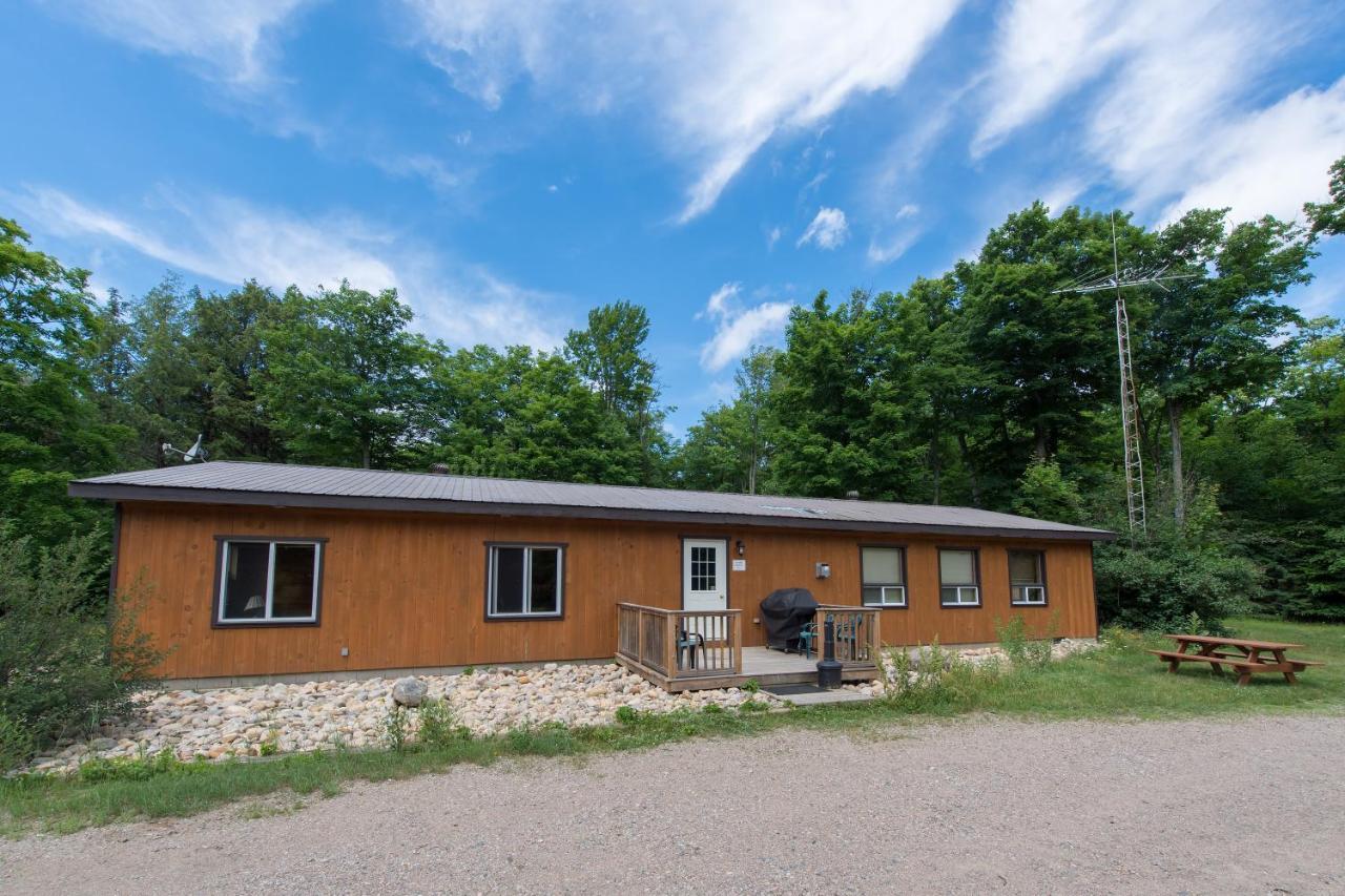 Madawaska Lodge-Cottage Extérieur photo