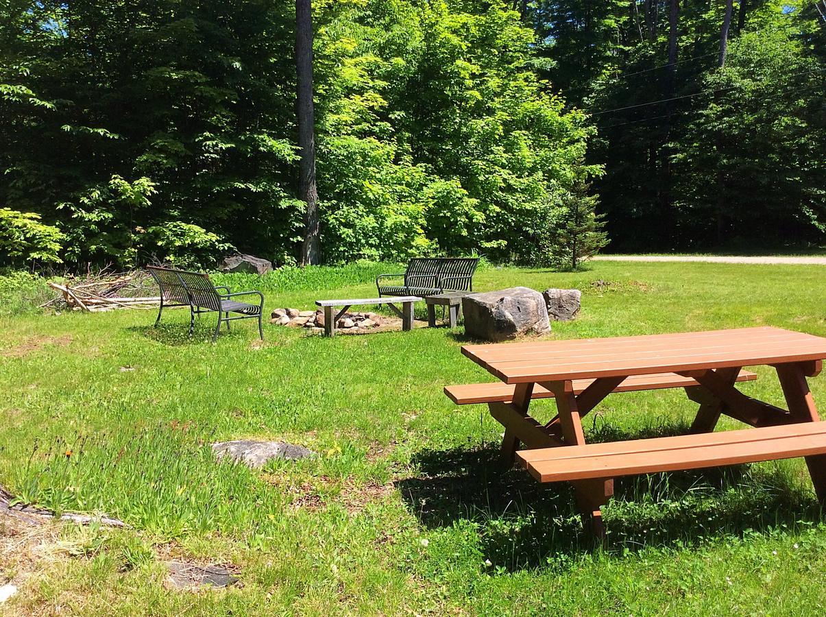 Madawaska Lodge-Cottage Extérieur photo