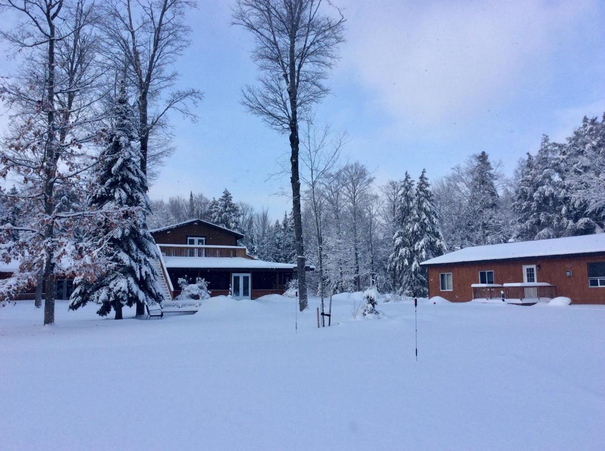 Madawaska Lodge-Cottage Extérieur photo